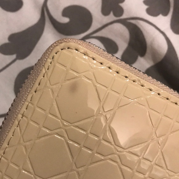 Tan/Cream Wallet - Picture 2 of 4